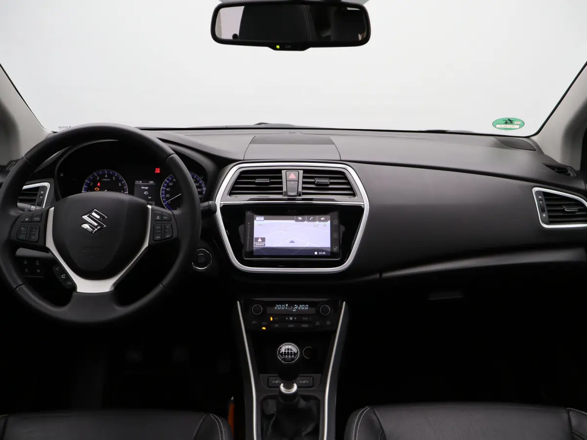 1.4 Boosterjet High Executive Stoelverwarming | Apple Carplay/Android Auto | Adaptieve Cruise Control | Navigatie | Camera | Parkeensenoren Voor en Achter