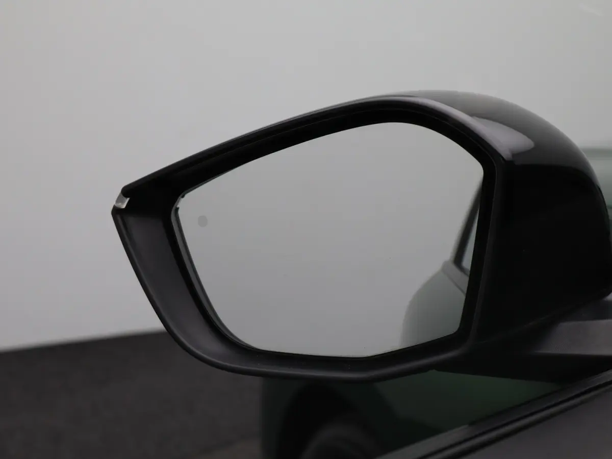 1.2 PureTech Allure Pack Business | Trekhaak | Parkeersensoren | Camera | Navigatie | Adaptieve Cruise Control | 17" Lichtmetalen Velgen | Apple Carplay/Android Auto