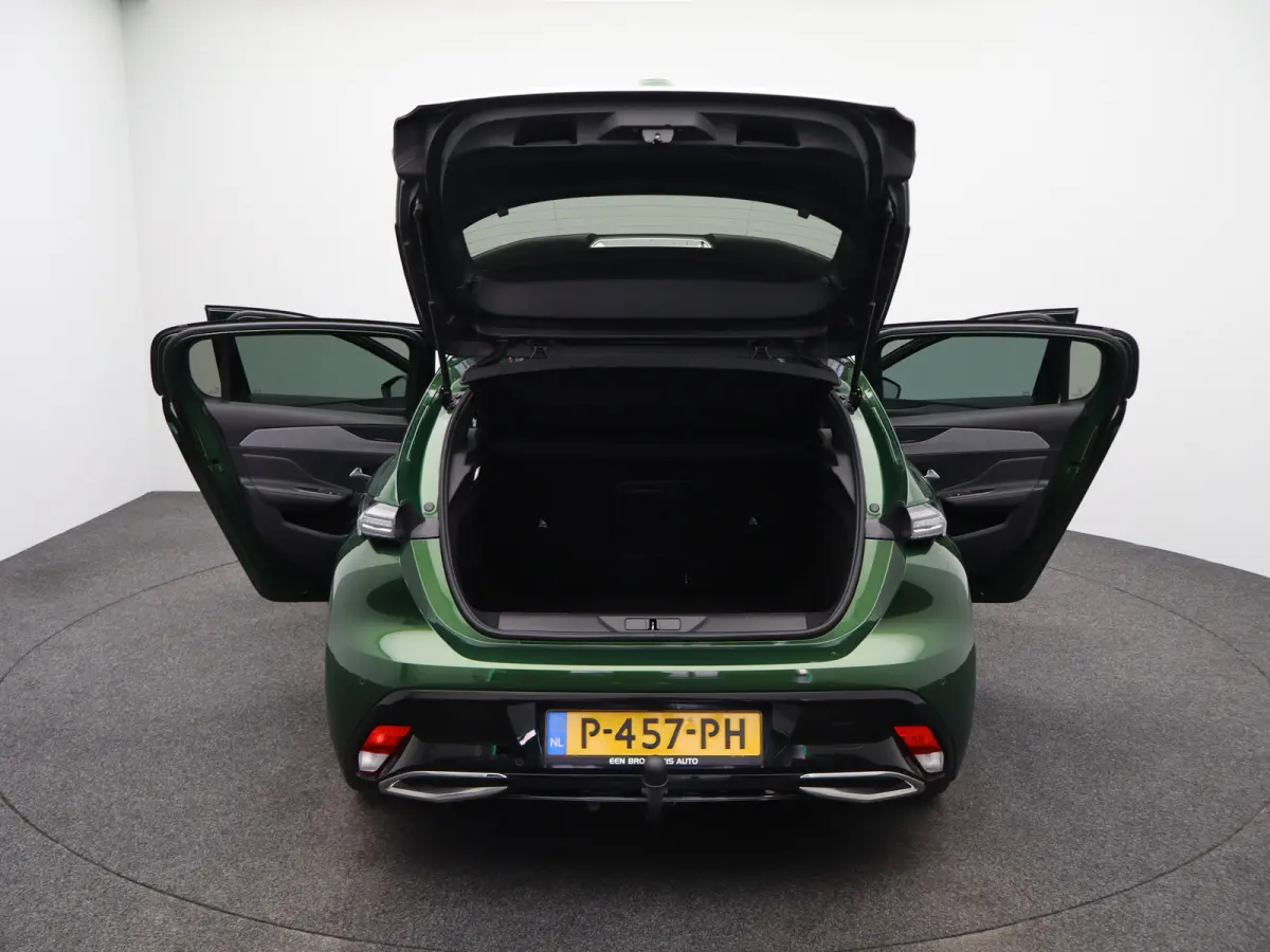 1.2 PureTech Allure Pack Business | Trekhaak | Parkeersensoren | Camera | Navigatie | Adaptieve Cruise Control | 17" Lichtmetalen Velgen | Apple Carplay/Android Auto