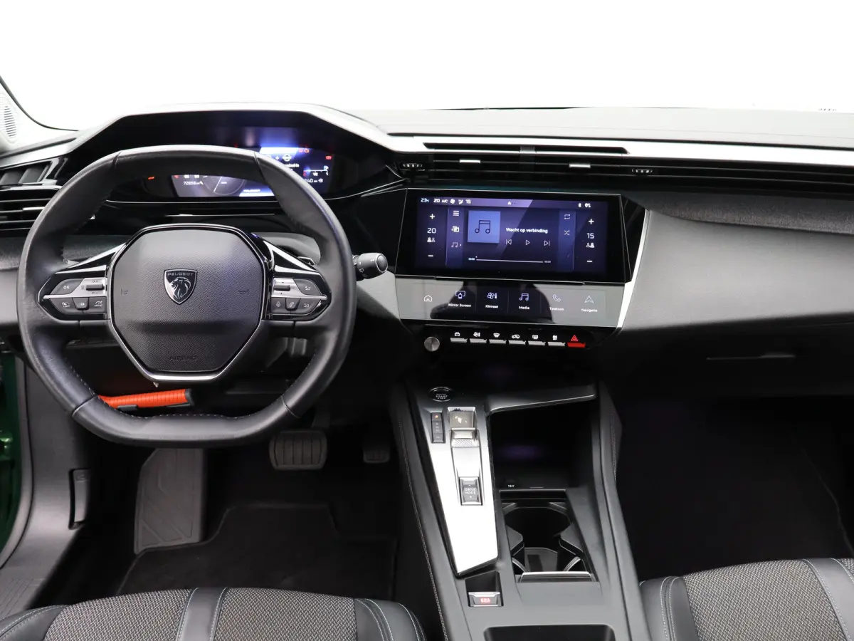 1.2 PureTech Allure Pack Business | Trekhaak | Parkeersensoren | Camera | Navigatie | Adaptieve Cruise Control | 17" Lichtmetalen Velgen | Apple Carplay/Android Auto