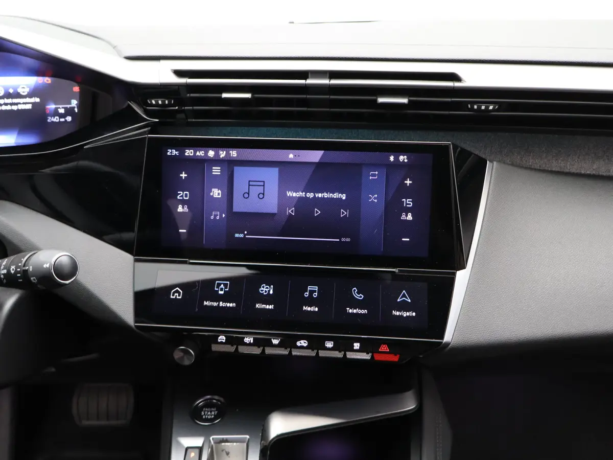 1.2 PureTech Allure Pack Business | Trekhaak | Parkeersensoren | Camera | Navigatie | Adaptieve Cruise Control | 17" Lichtmetalen Velgen | Apple Carplay/Android Auto