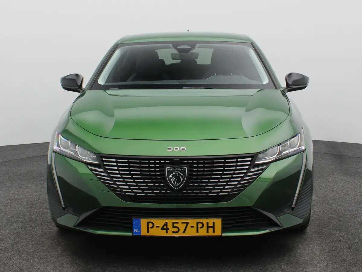 1.2 PureTech Allure Pack Business | Trekhaak | Parkeersensoren | Camera | Navigatie | Adaptieve Cruise Control | 17" Lichtmetalen Velgen | Apple Carplay/Android Auto