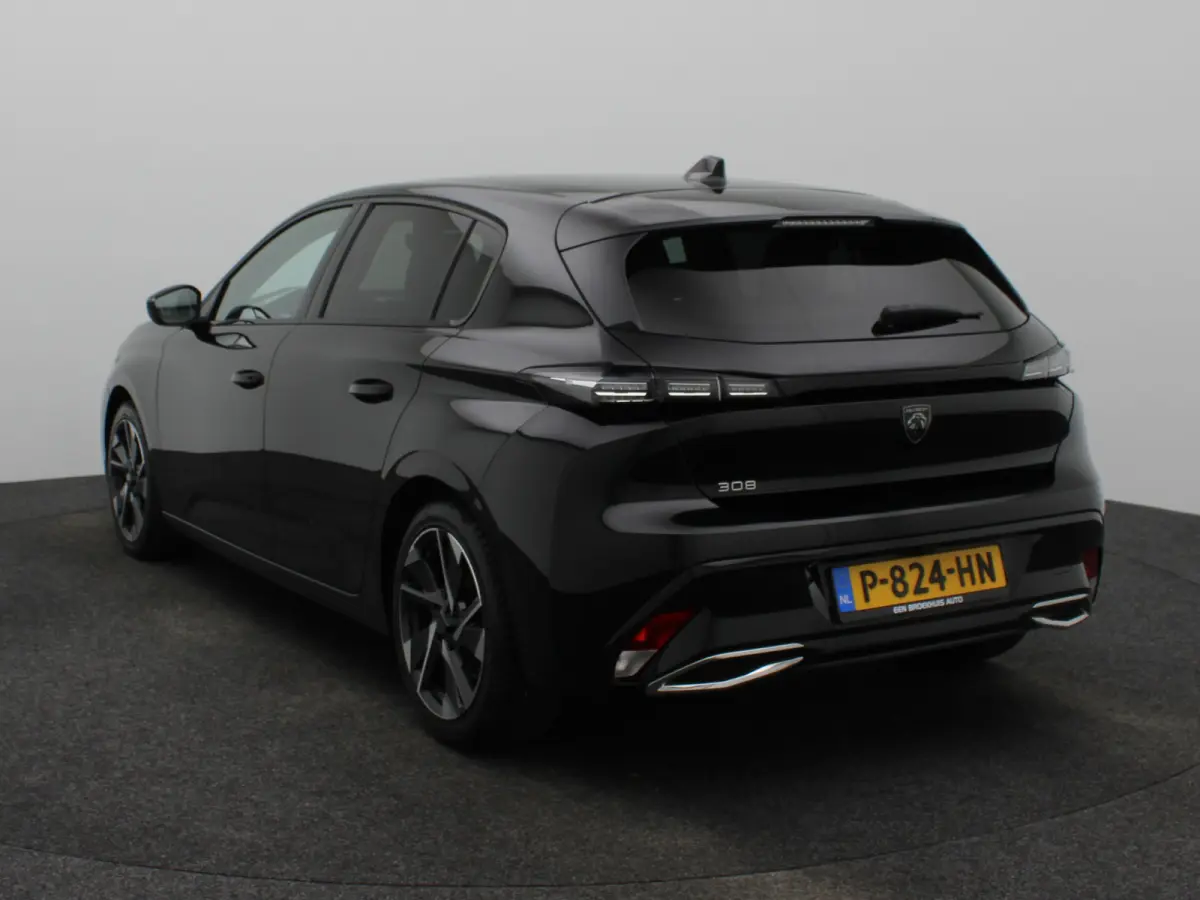 1.2 PureTech Allure Pack Business Parkeersenoren Voor en Achter | Dodehoekbewaking | Cruise Control Adaptief | Navigatie | Camera | Climate Control | 17" Lichtmetalen Velgen