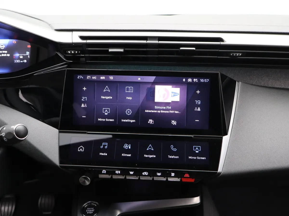 1.2 PureTech Allure Pack Business Parkeersenoren Voor en Achter | Dodehoekbewaking | Cruise Control Adaptief | Navigatie | Camera | Climate Control | 17" Lichtmetalen Velgen