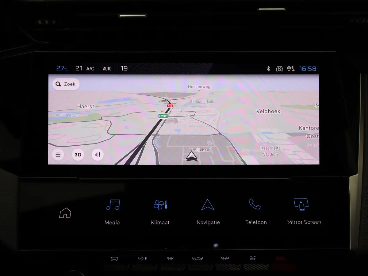 1.2 PureTech Allure Pack Business Parkeersenoren Voor en Achter | Dodehoekbewaking | Cruise Control Adaptief | Navigatie | Camera | Climate Control | 17" Lichtmetalen Velgen