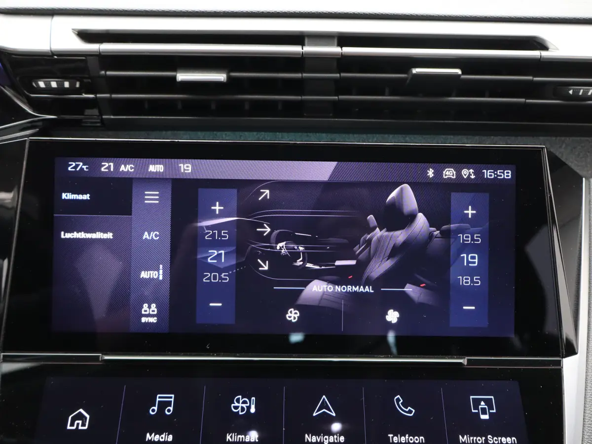 1.2 PureTech Allure Pack Business Parkeersenoren Voor en Achter | Dodehoekbewaking | Cruise Control Adaptief | Navigatie | Camera | Climate Control | 17" Lichtmetalen Velgen