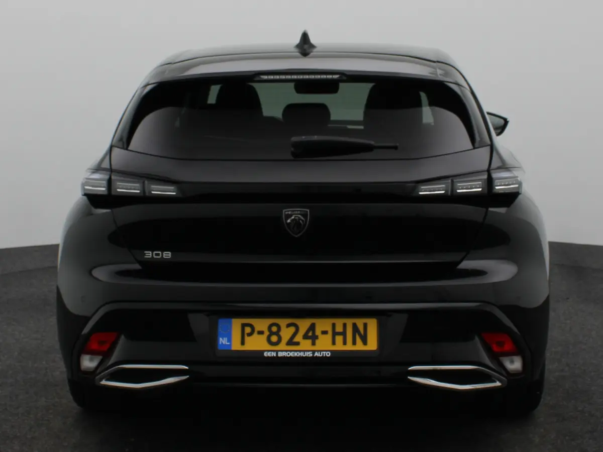 1.2 PureTech Allure Pack Business Parkeersenoren Voor en Achter | Dodehoekbewaking | Cruise Control Adaptief | Navigatie | Camera | Climate Control | 17" Lichtmetalen Velgen
