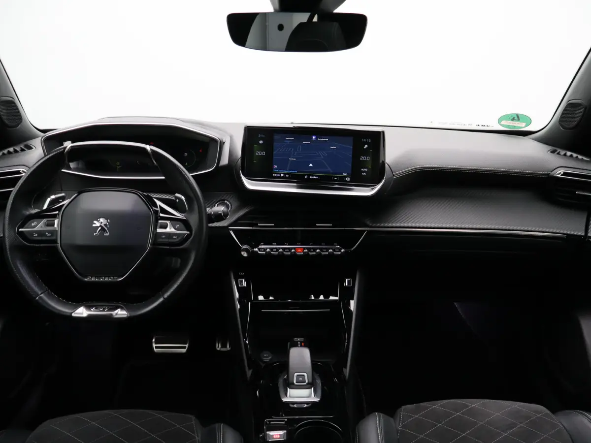 1.2 PureTech GT Pack | Automaat | Carplay | Camera | Pano dak | Alcantara | Keyless | PDC V+A | Navi |