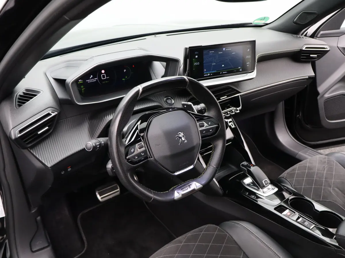1.2 PureTech GT Pack | Automaat | Carplay | Camera | Pano dak | Alcantara | Keyless | PDC V+A | Navi |