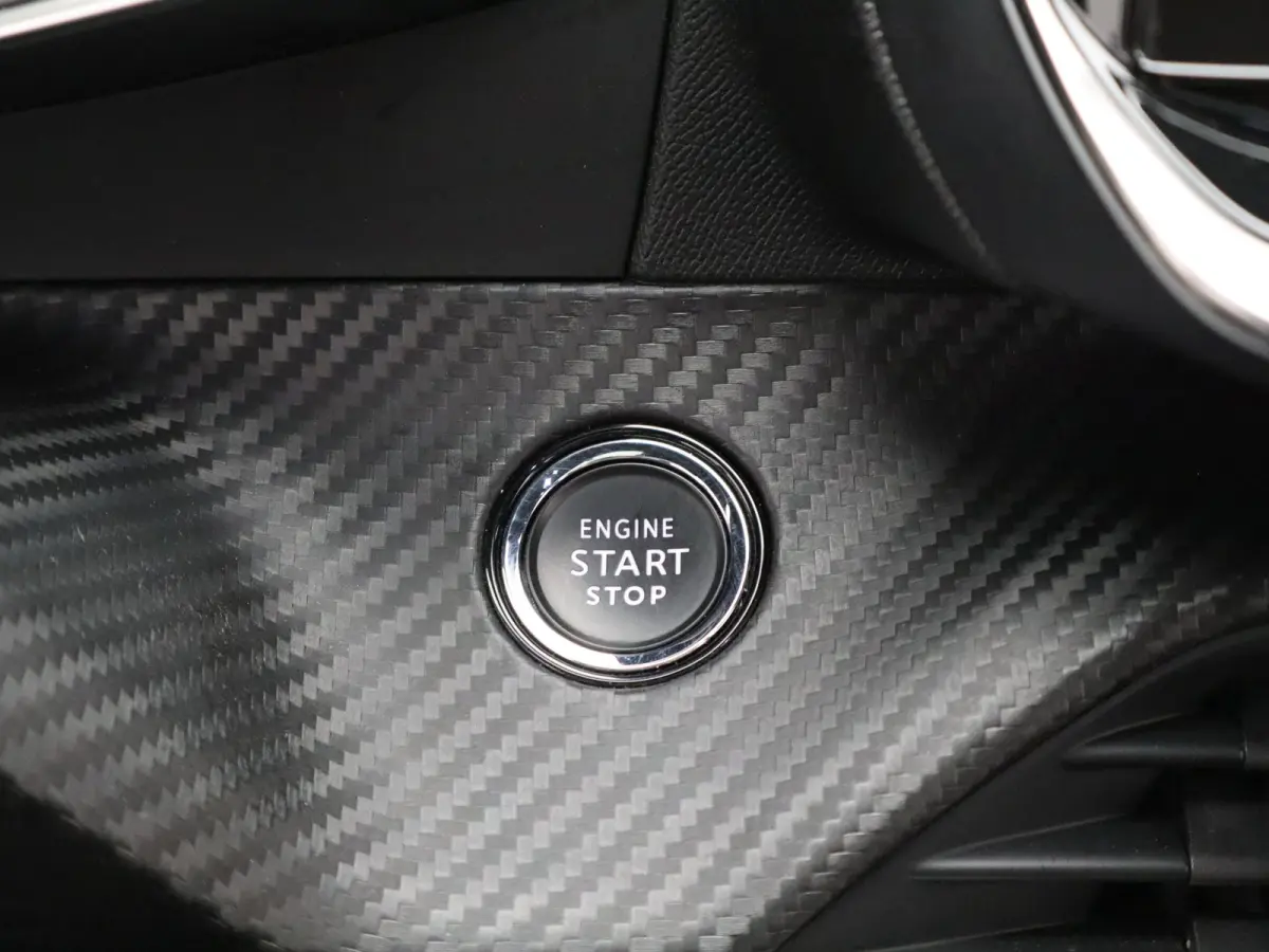 1.2 PureTech GT Pack | Automaat | Carplay | Camera | Pano dak | Alcantara | Keyless | PDC V+A | Navi |