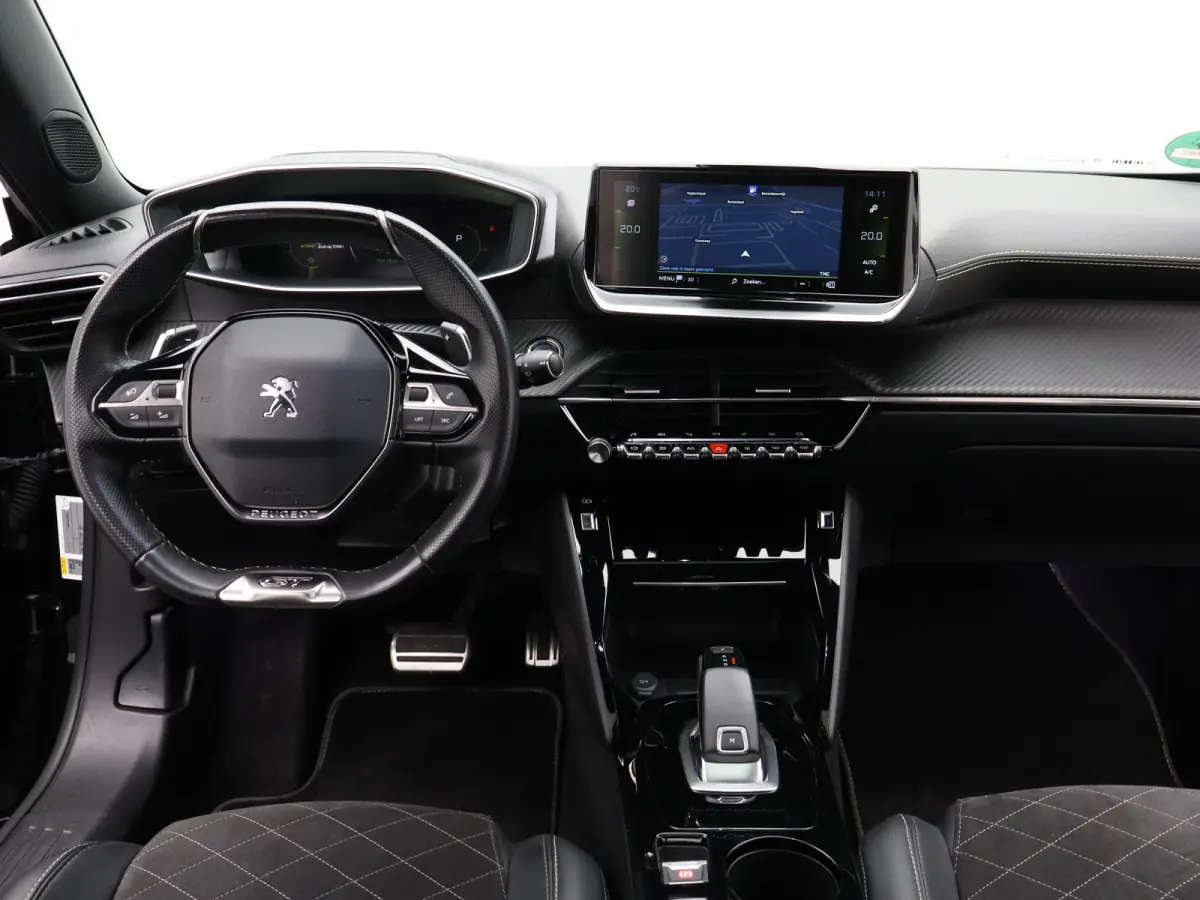 1.2 PureTech GT Pack | Automaat | Carplay | Camera | Pano dak | Alcantara | Keyless | PDC V+A | Navi |