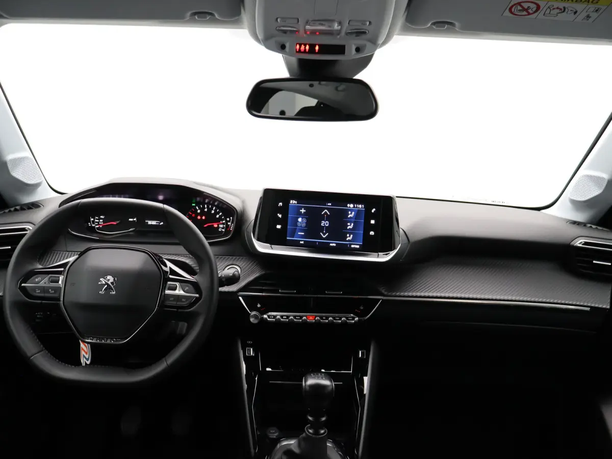 1.2 PureTech Allure Pack | Stoelverwarming | Camera | Parkeersensoren | Navigatie | Cruise Control | Apple Carplay/Android Auto | 16" Lichtmetalen Velgen