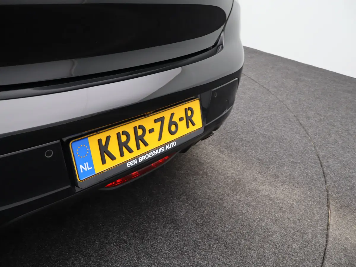 1.2 PureTech Allure Pack | Stoelverwarming | Camera | Parkeersensoren | Navigatie | Cruise Control | Apple Carplay/Android Auto | 16" Lichtmetalen Velgen