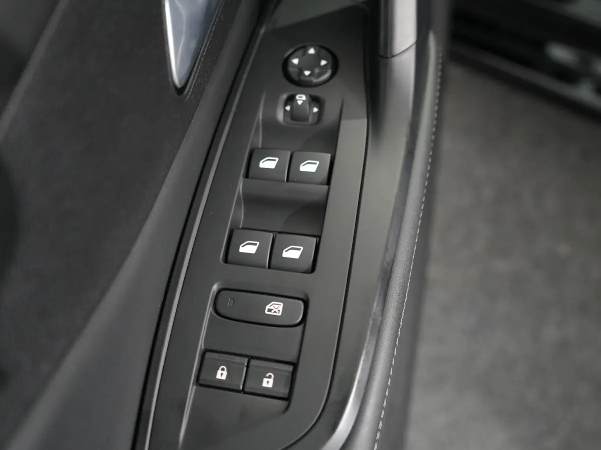1.2 PureTech Allure | Achteruitrijcamera | Apple Carplay/Android Auto|telefoonintegratie premium | Cruise control adaptief