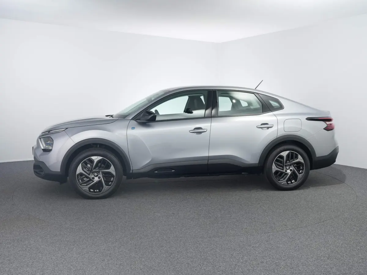 Plus 54 kWh | Carplay | Camera | Cruise | Clima | 18"LMV | Parkeersensoren |