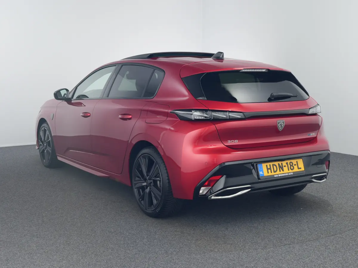 1.6 Plug-in Hybrid 180 GT | Automaat | Carplay | Pano dak | Adaptieve cruise | 360* Camera | Alcantara | Elek. bestuurderstoel | Focal Audio |