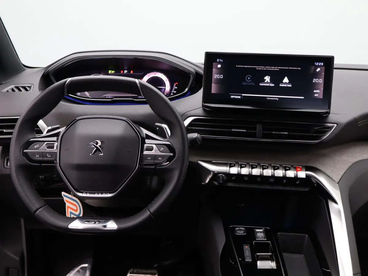 1.2 PureTech GT Black Pack | Camera | Cruise Control Adaptief | Apple Carplay/Android Auto | Dodehoekbewaking | Matrix Led | Keyless | Navigatie | Parkeersensoren Voor en Achter | 19" Lichtm