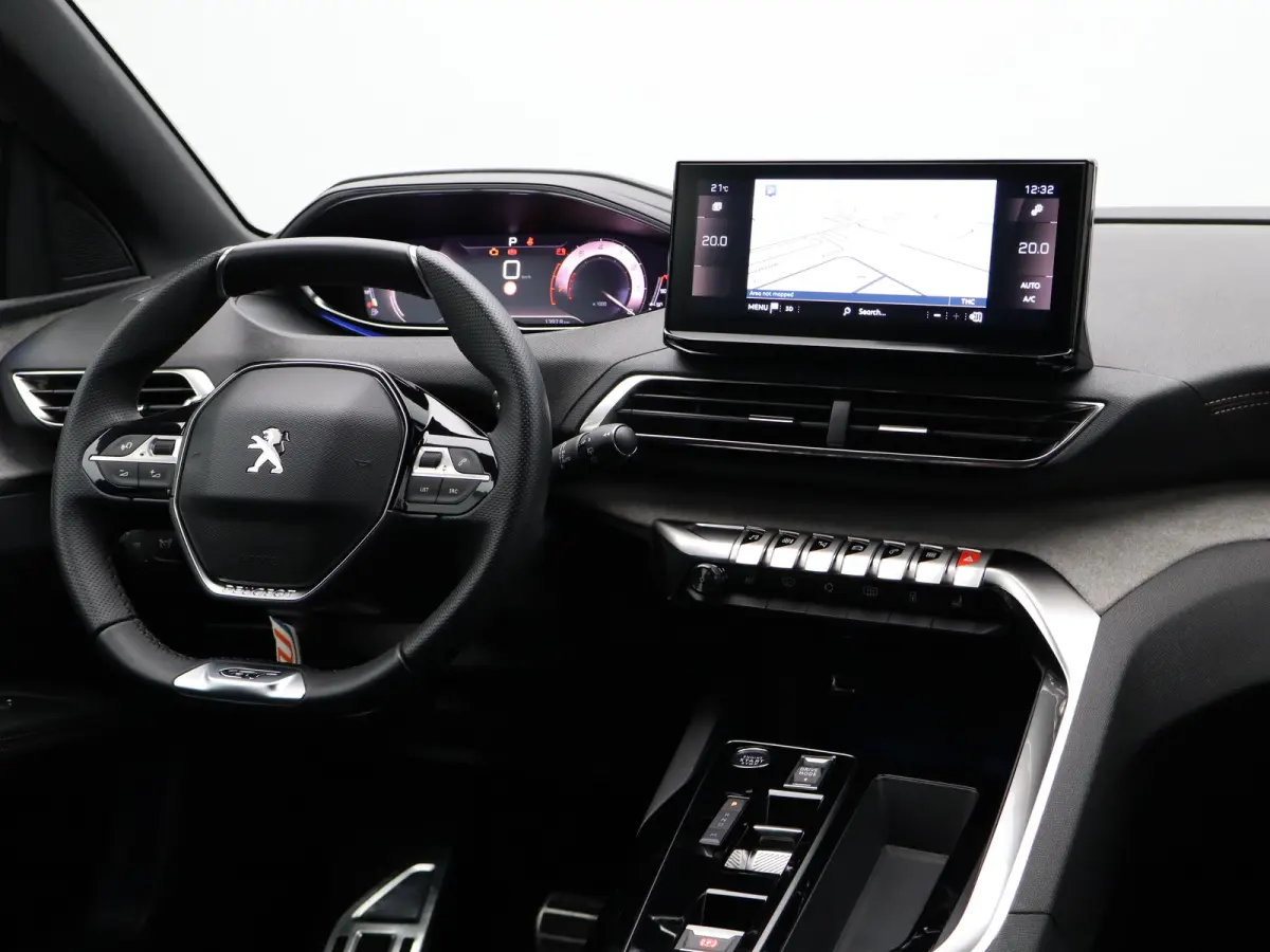 1.2 PureTech GT Black Pack | Camera | Cruise Control Adaptief | Apple Carplay/Android Auto | Dodehoekbewaking | Matrix Led | Keyless | Navigatie | Parkeersensoren Voor en Achter | 19" Lichtm