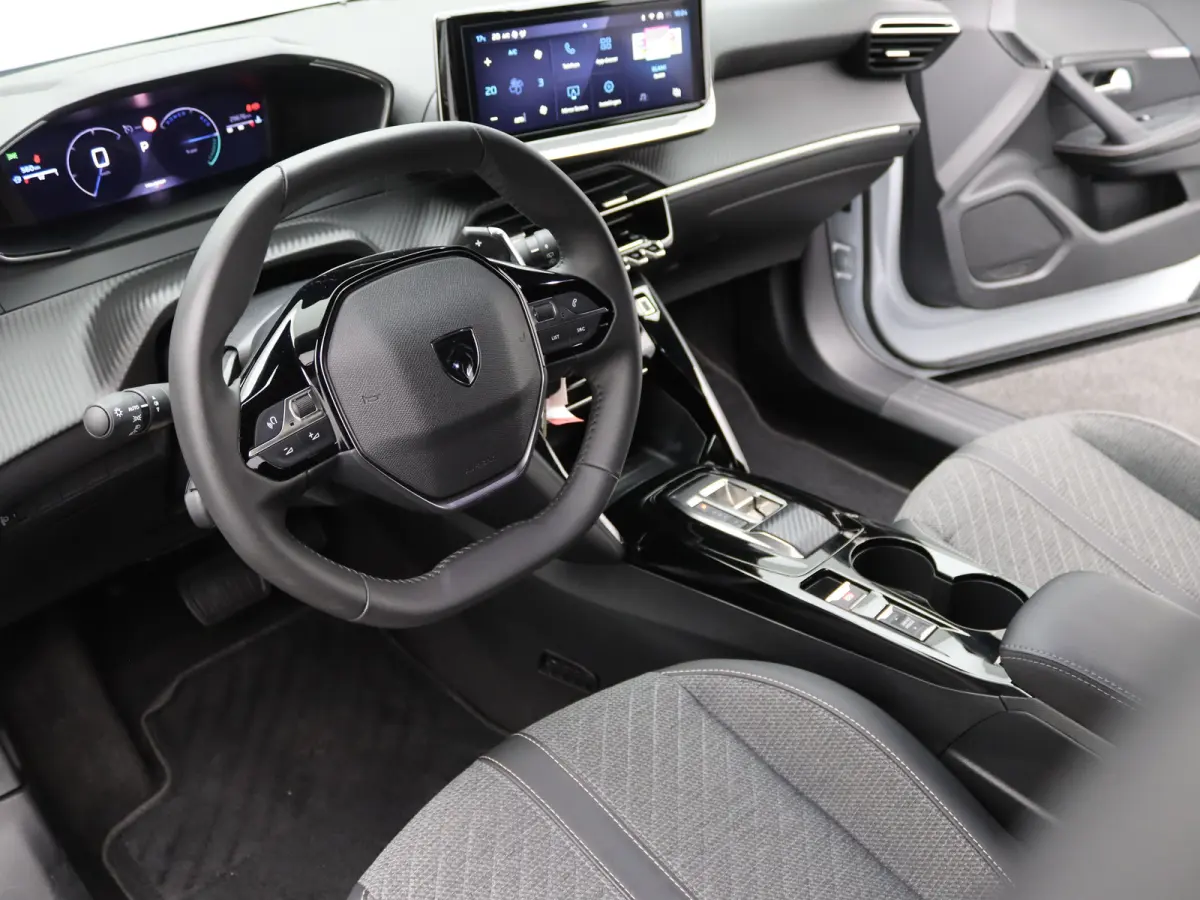 1.2 Hybrid 136 Allure | Automaat | Carplay | Cruise | Clima | PDC V+A |