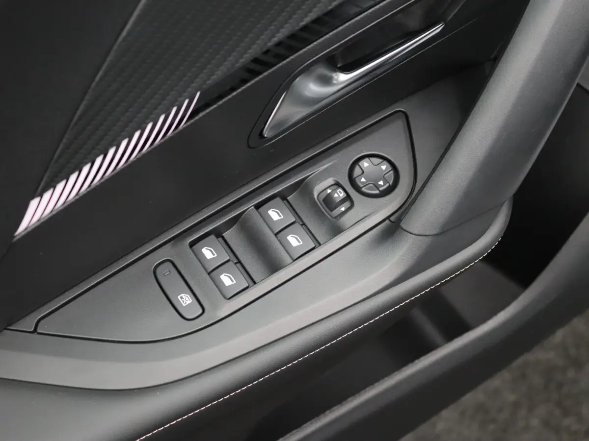 1.2 Hybrid 136 Allure | Automaat | Carplay | Cruise | Clima | PDC V+A |