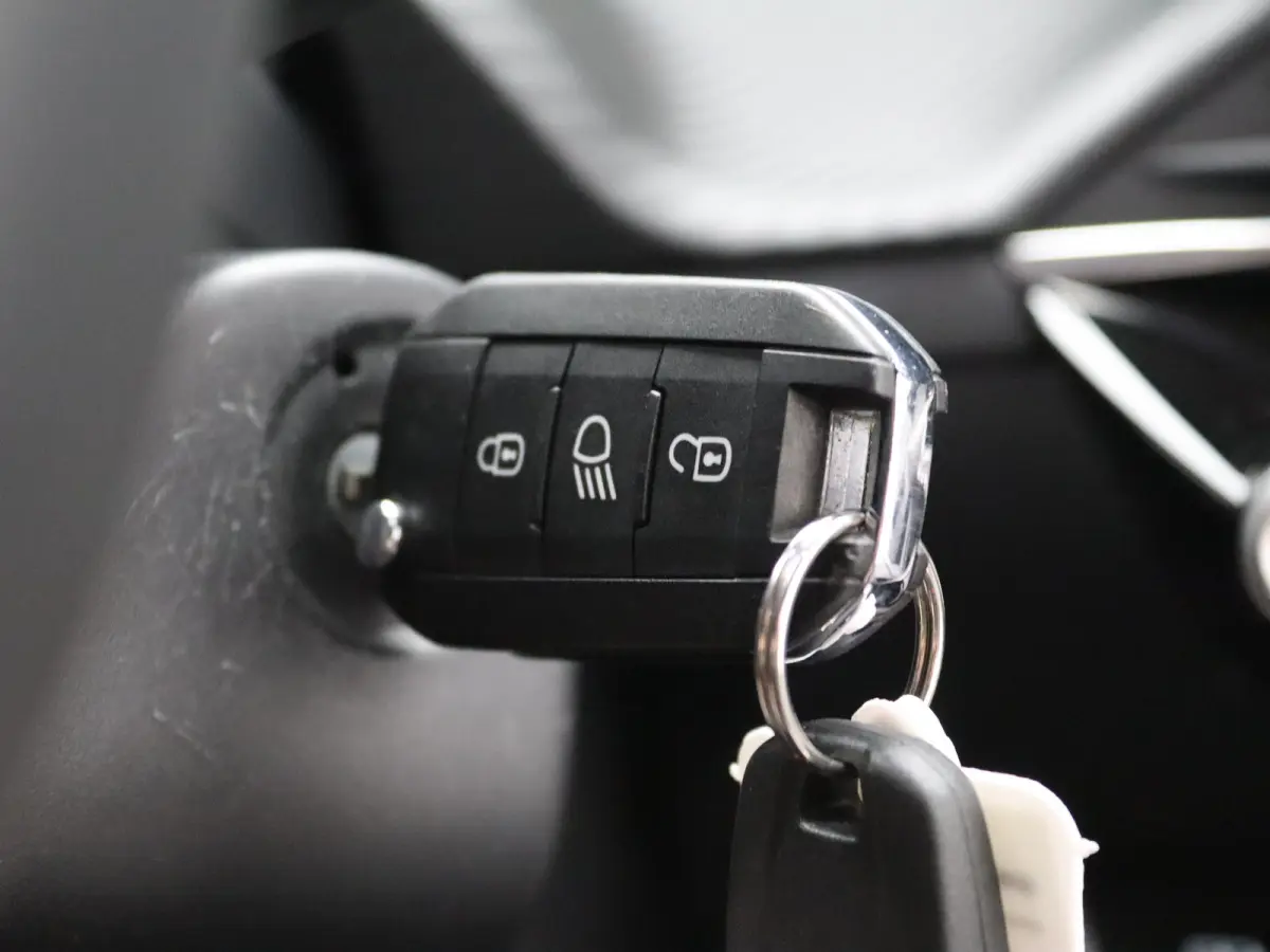 1.2 Hybrid 136 Allure | Automaat | Carplay | Cruise | Clima | PDC V+A |