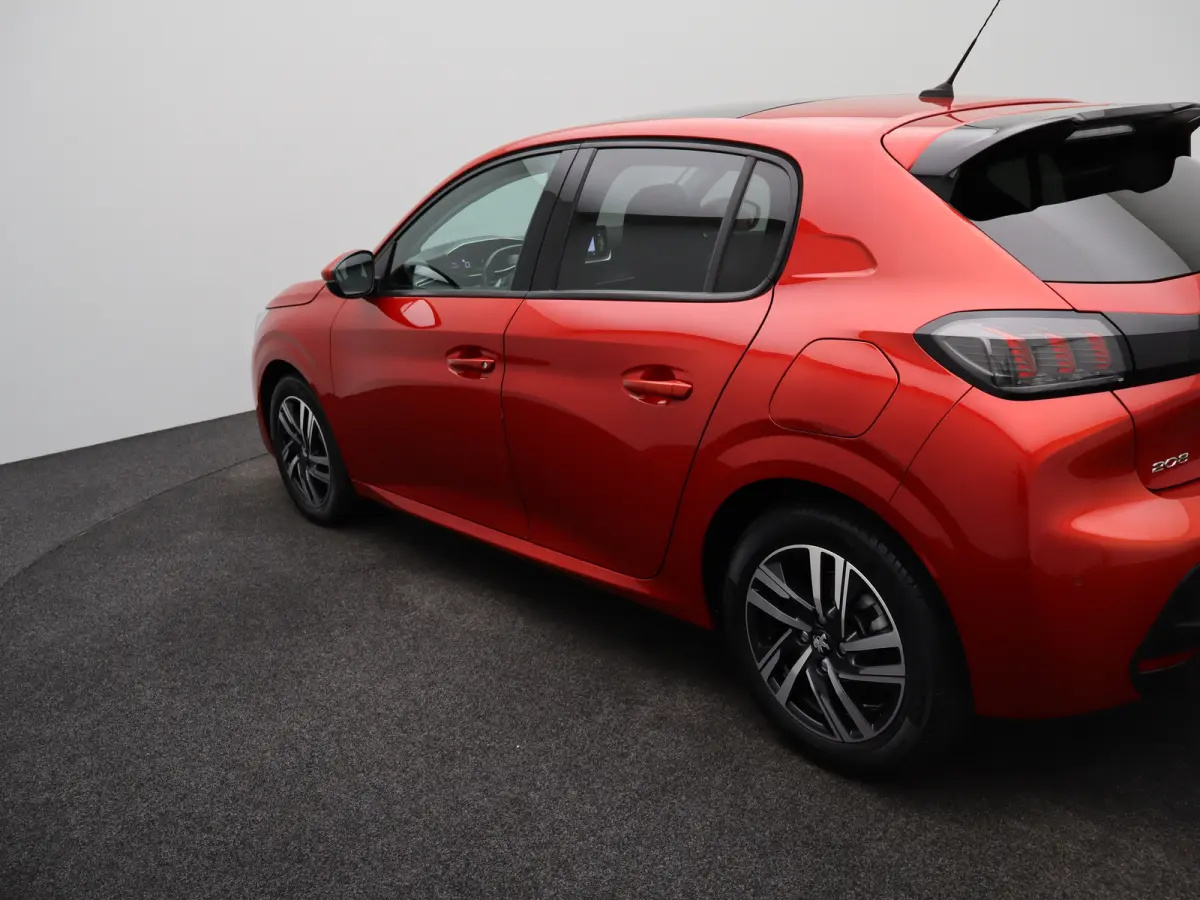 1.2 PureTech Allure | Panorama dak | Cruise | PDC V+A | Carplay | Navi | Camera |