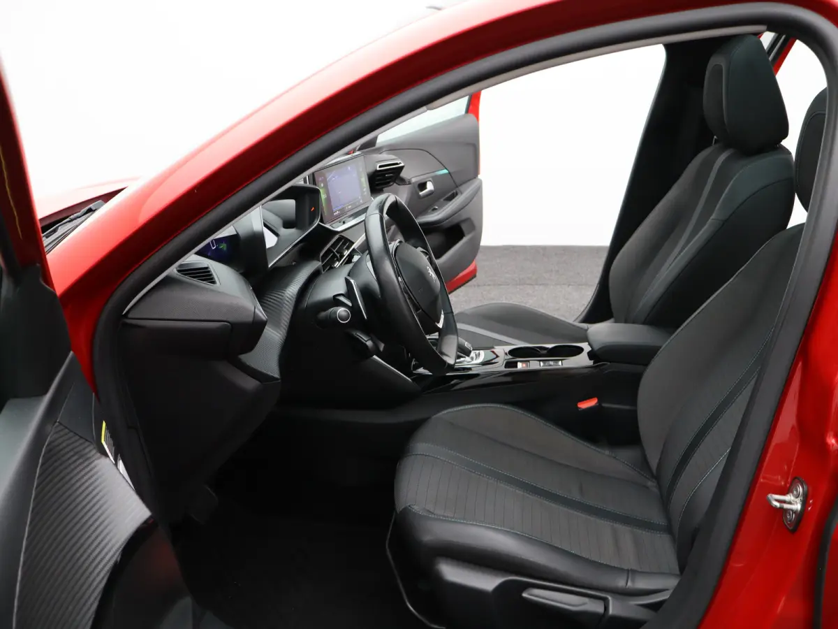 1.2 PureTech Allure | Panorama dak | Cruise | PDC V+A | Carplay | Navi | Camera |