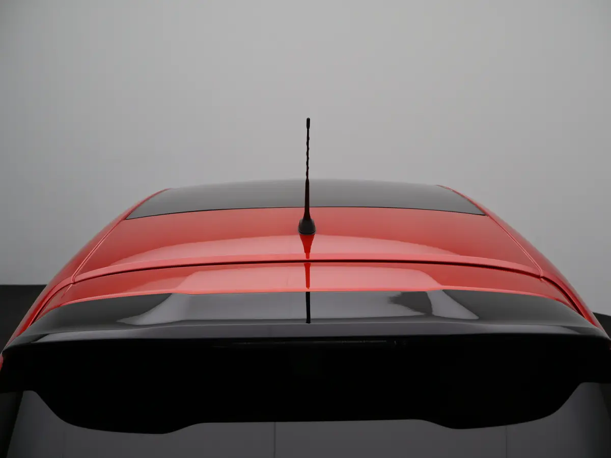 1.2 PureTech Allure | Panorama dak | Cruise | PDC V+A | Carplay | Navi | Camera |