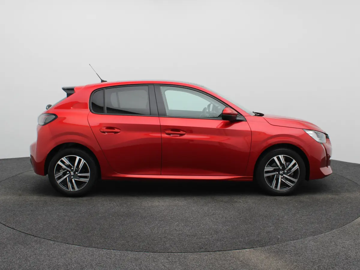 1.2 PureTech Allure | Panorama dak | Cruise | PDC V+A | Carplay | Navi | Camera |