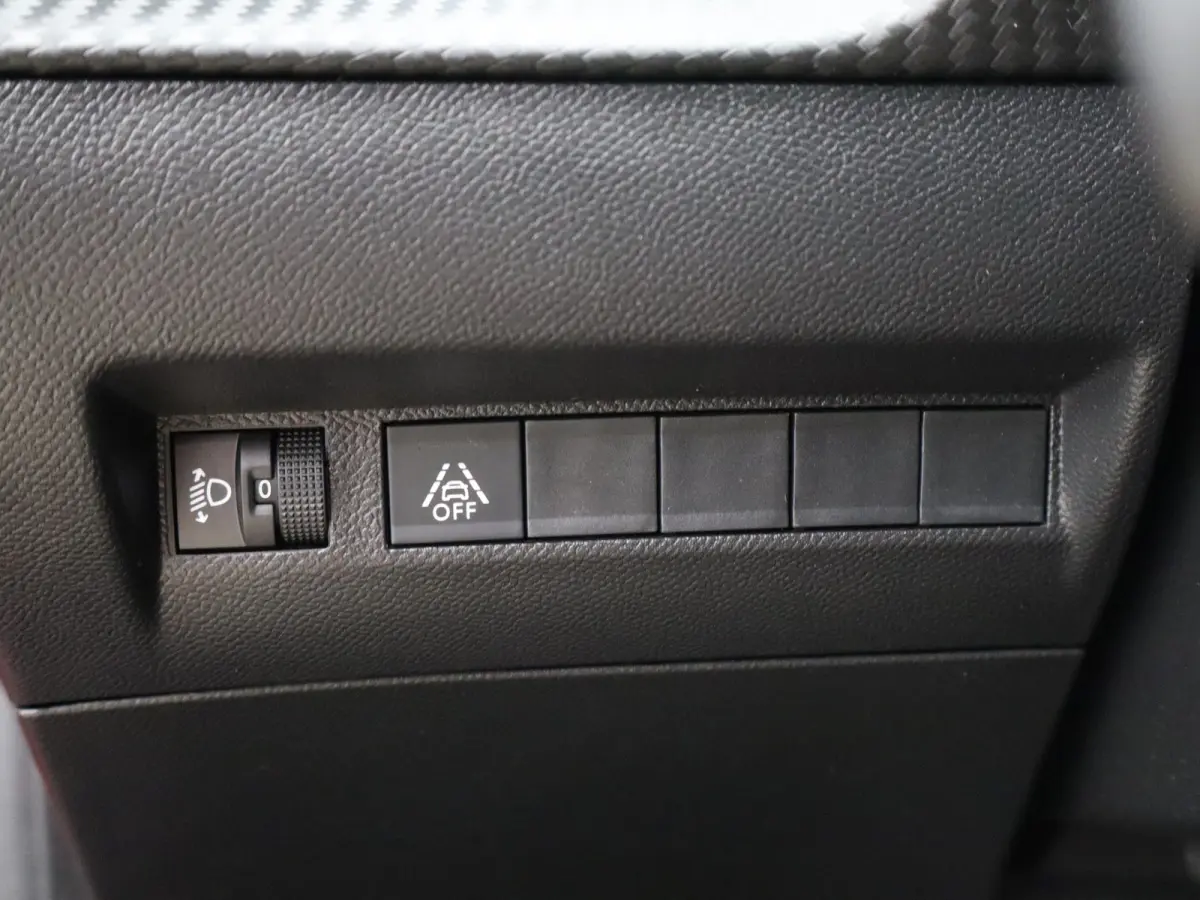 1.2 PureTech Allure | Panorama dak | Cruise | PDC V+A | Carplay | Navi | Camera |