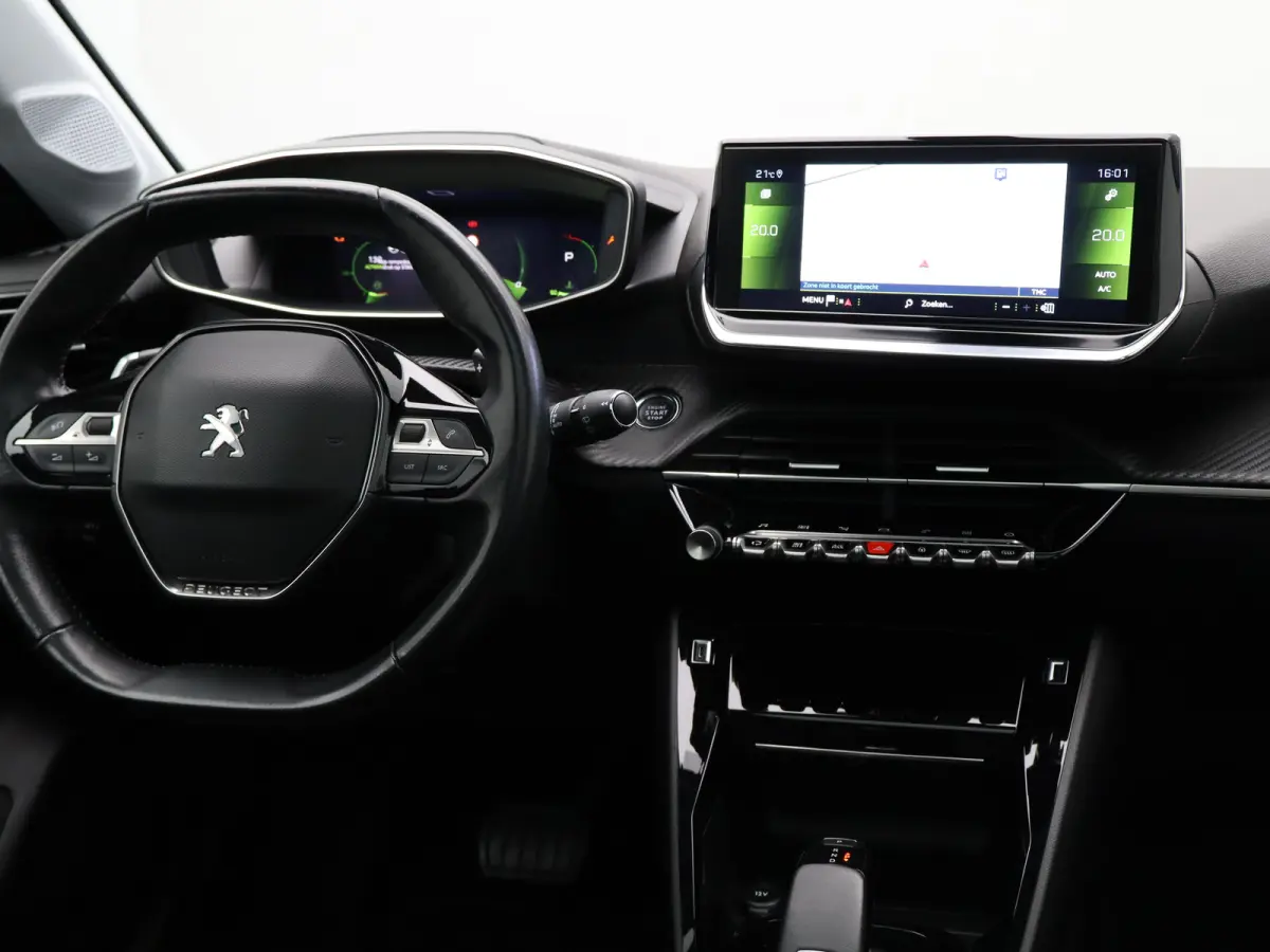 1.2 PureTech Allure | Panorama dak | Cruise | PDC V+A | Carplay | Navi | Camera |