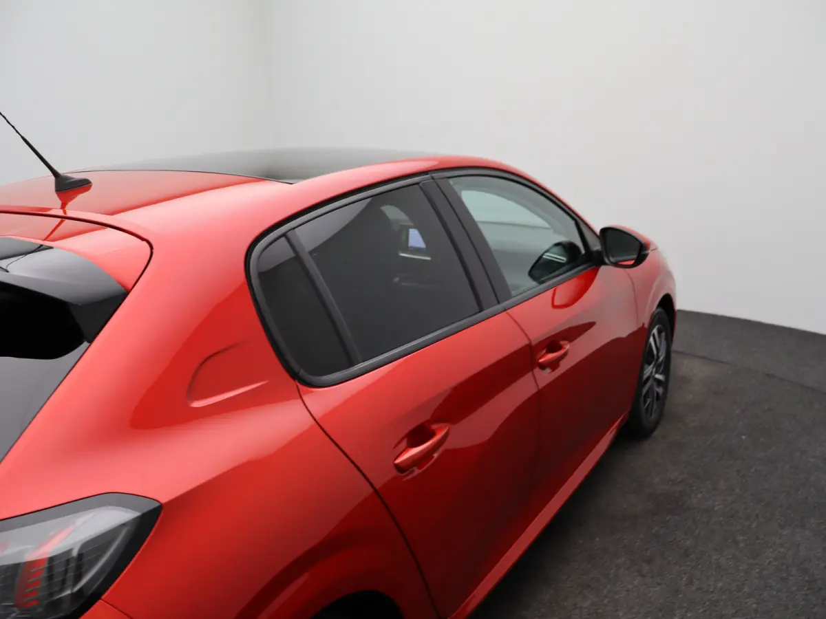 1.2 PureTech Allure | Panorama dak | Cruise | PDC V+A | Carplay | Navi | Camera |