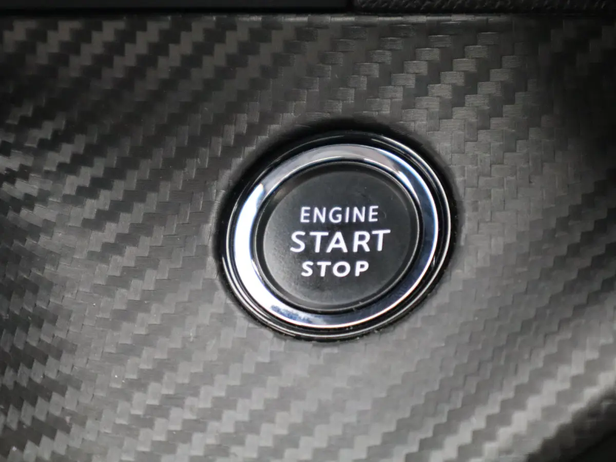 1.2 PureTech Allure | Panorama dak | Cruise | PDC V+A | Carplay | Navi | Camera |