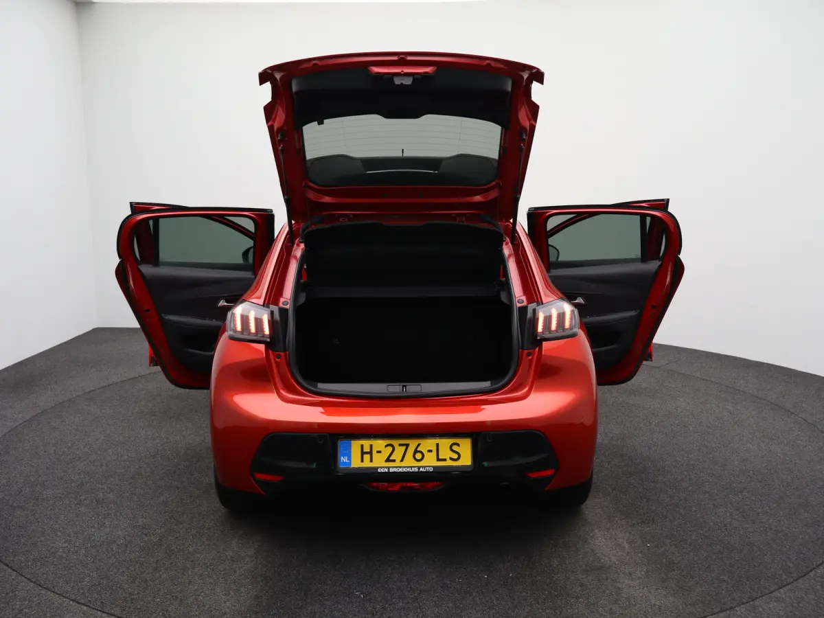 1.2 PureTech Allure | Panorama dak | Cruise | PDC V+A | Carplay | Navi | Camera |