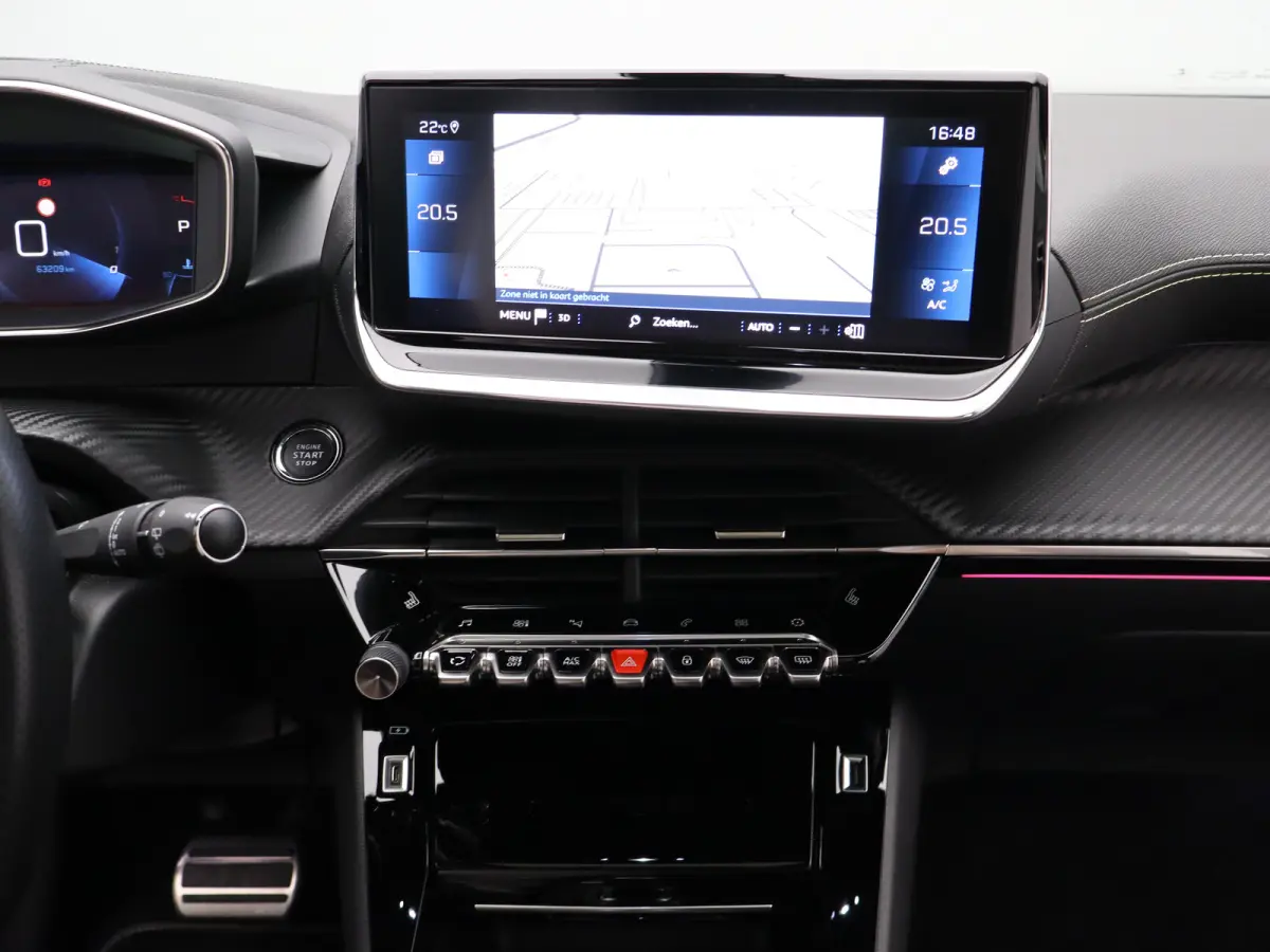 1.2 PureTech GT Pack 155 PK! | Panoramadak | Camera | Parkeersensoeren Voor en Achter | Alcantara Bekleding | Stoelverwarming | 18" Lichtmetalen Velgen | Adaptieve Cruise Control