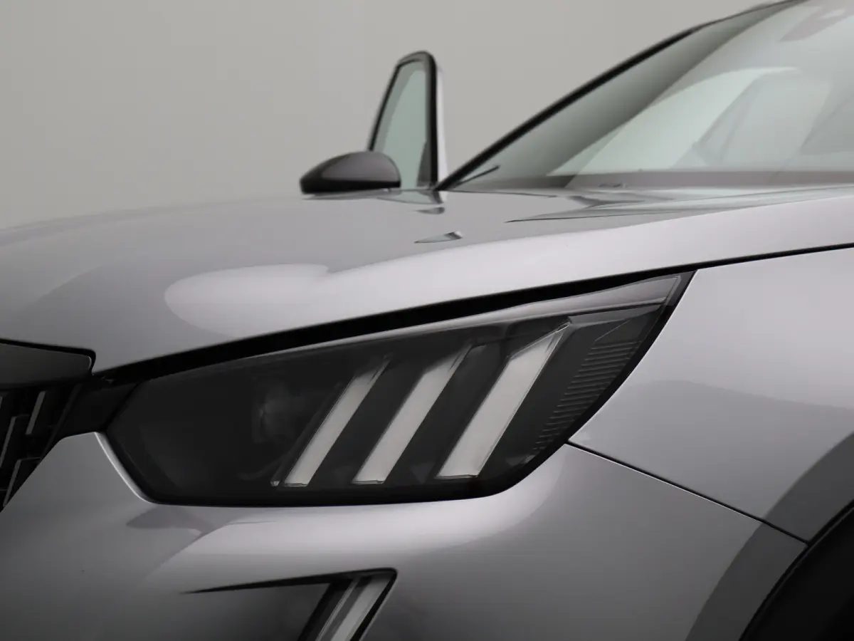1.2 PureTech GT Pack 155 PK! | Panoramadak | Camera | Parkeersensoeren Voor en Achter | Alcantara Bekleding | Stoelverwarming | 18" Lichtmetalen Velgen | Adaptieve Cruise Control