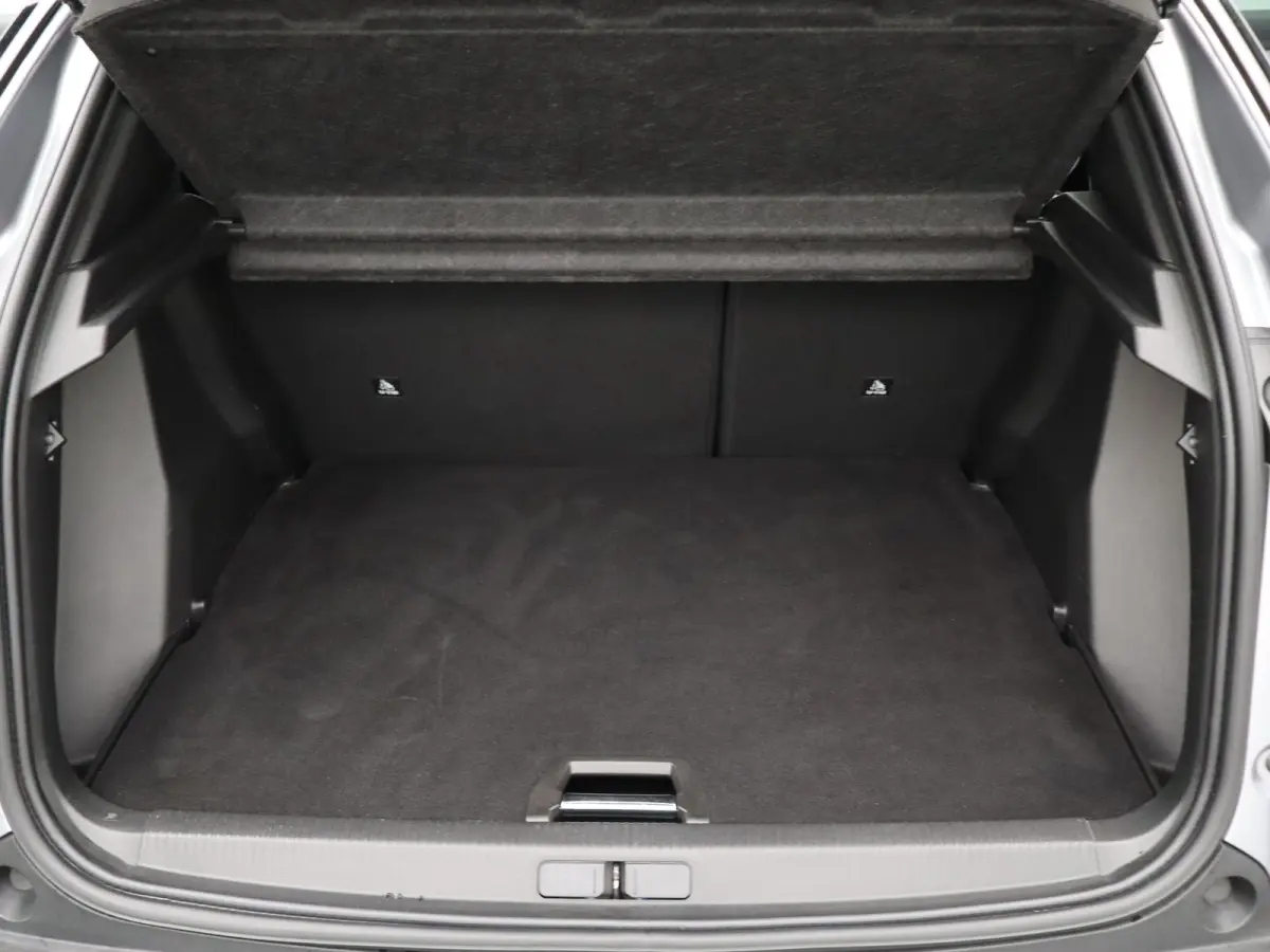 1.2 PureTech GT Pack 155 PK! | Panoramadak | Camera | Parkeersensoeren Voor en Achter | Alcantara Bekleding | Stoelverwarming | 18" Lichtmetalen Velgen | Adaptieve Cruise Control
