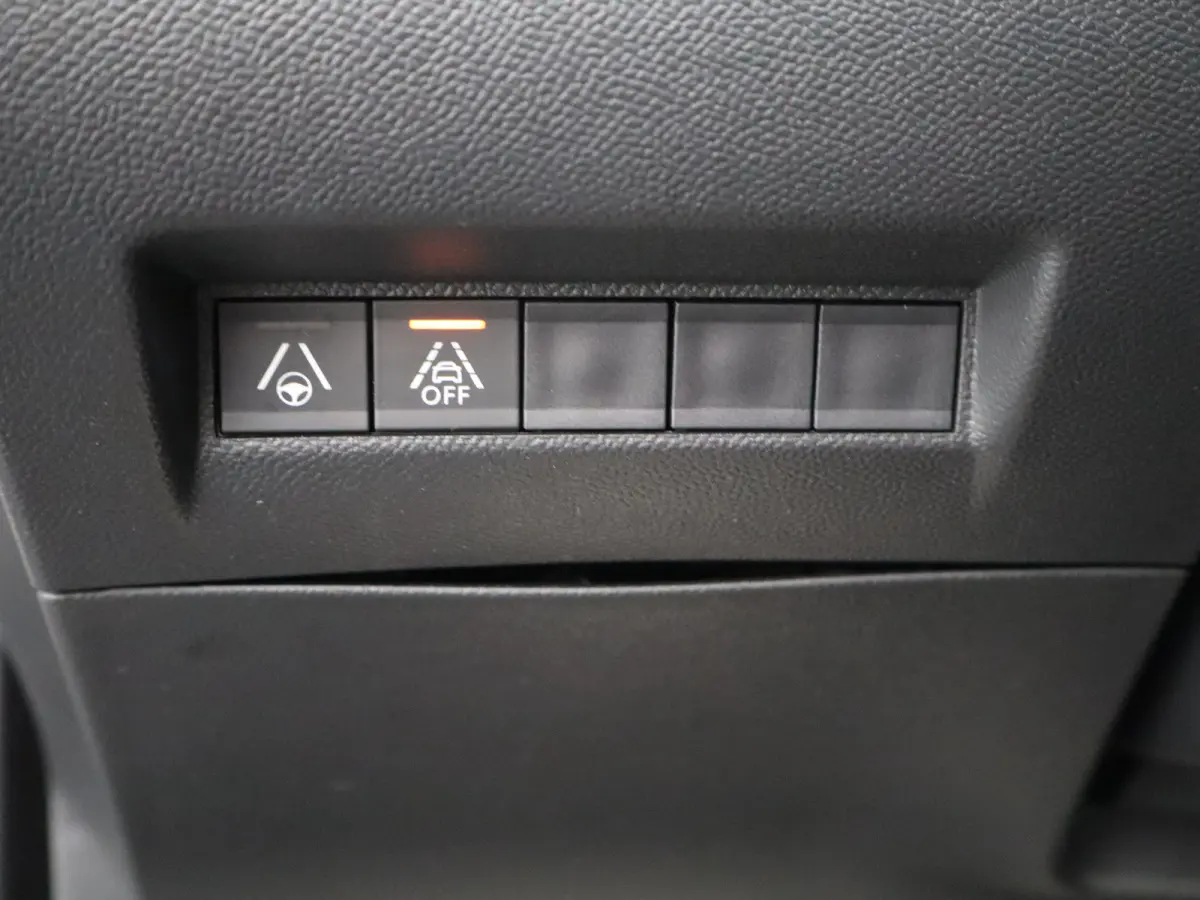 1.2 PureTech GT Pack 155 PK! | Panoramadak | Camera | Parkeersensoeren Voor en Achter | Alcantara Bekleding | Stoelverwarming | 18" Lichtmetalen Velgen | Adaptieve Cruise Control