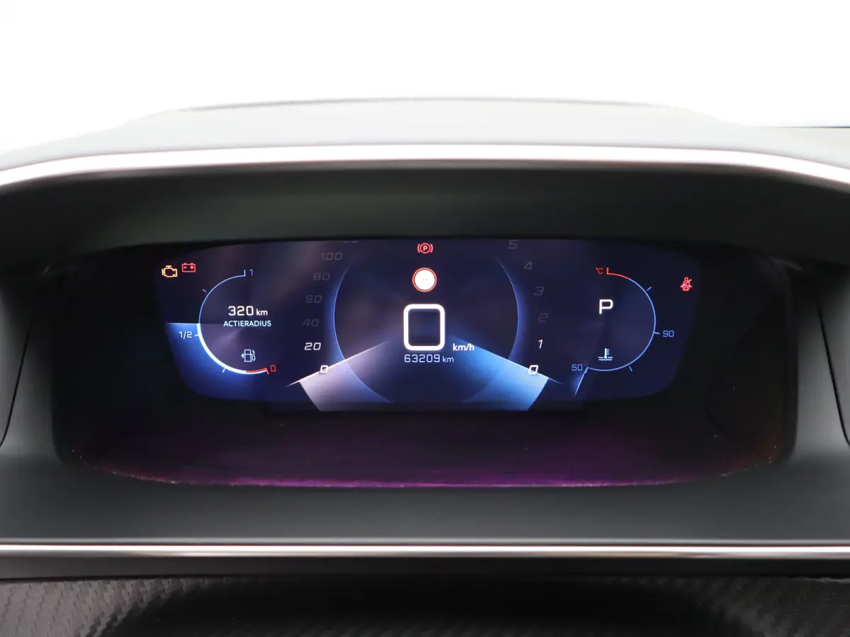 1.2 PureTech GT Pack 155 PK! | Panoramadak | Camera | Parkeersensoeren Voor en Achter | Alcantara Bekleding | Stoelverwarming | 18" Lichtmetalen Velgen | Adaptieve Cruise Control