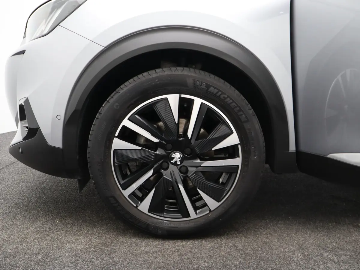 1.2 PureTech GT Pack 155 PK! | Panoramadak | Camera | Parkeersensoeren Voor en Achter | Alcantara Bekleding | Stoelverwarming | 18" Lichtmetalen Velgen | Adaptieve Cruise Control