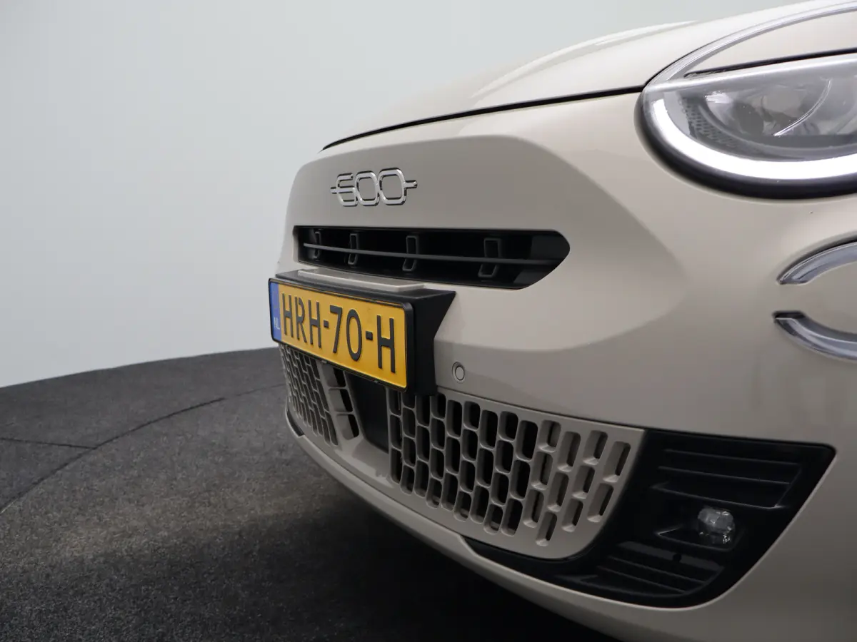 1.2 Hybrid Urban | Automaat | 17" LMV | PDC V+A | Camera | Clima | Stoelverwarming |