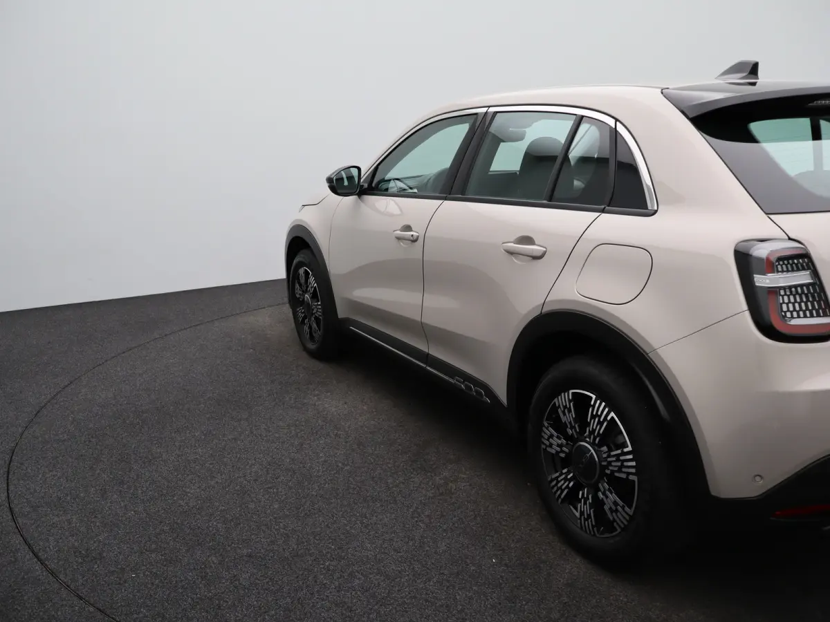 1.2 Hybrid Urban | Automaat | 17" LMV | PDC V+A | Camera | Clima | Stoelverwarming |