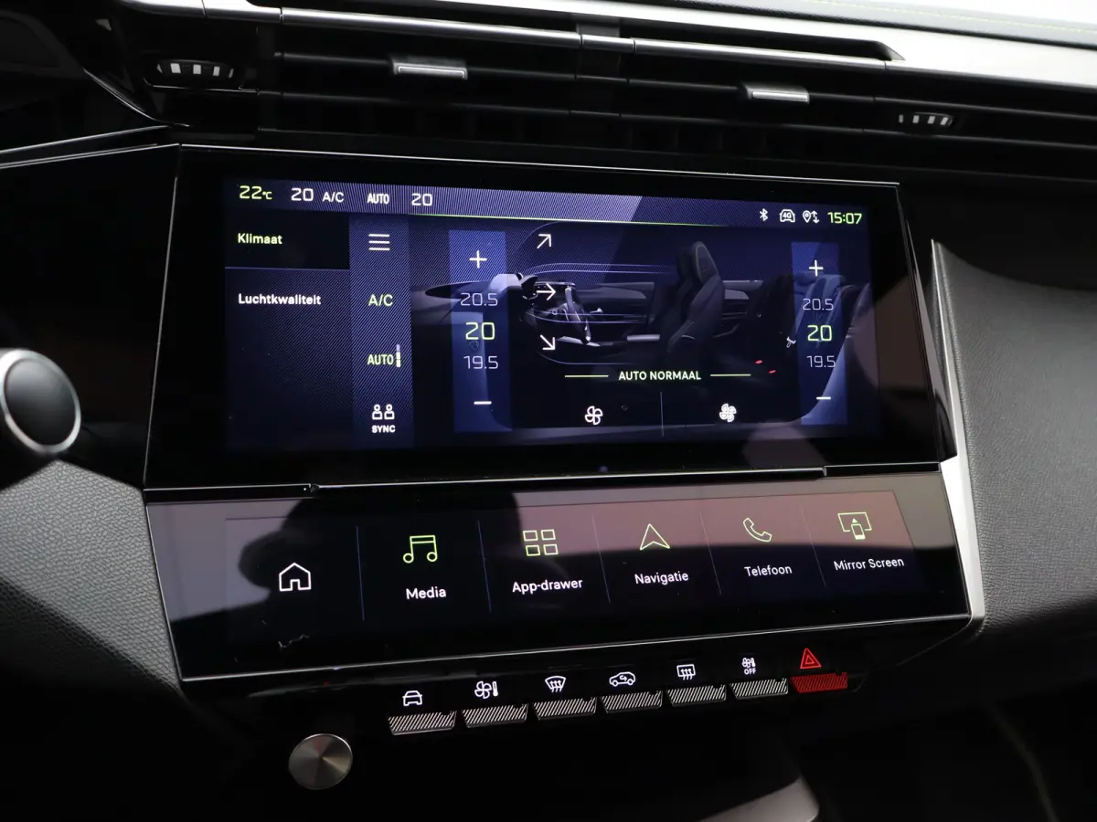 GT Hybrid 145 Apple Carplay | 8 Jaar Garantie | 360* Camera | PDC V+A | Dodehoekbewaking | 18" Lichtmetalen Velgen