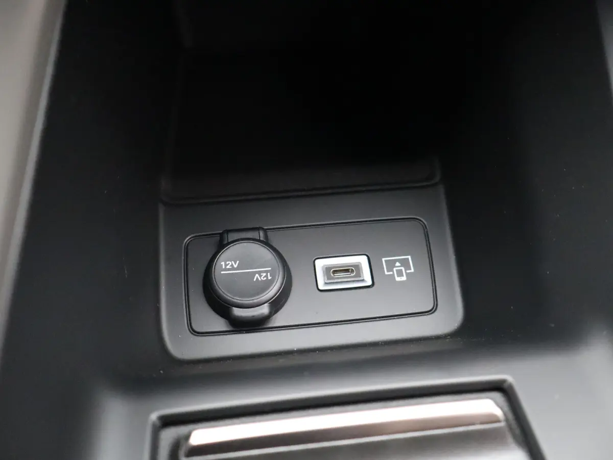 GT Hybrid 145 Apple Carplay | 8 Jaar Garantie | 360* Camera | PDC V+A | Dodehoekbewaking | 18" Lichtmetalen Velgen