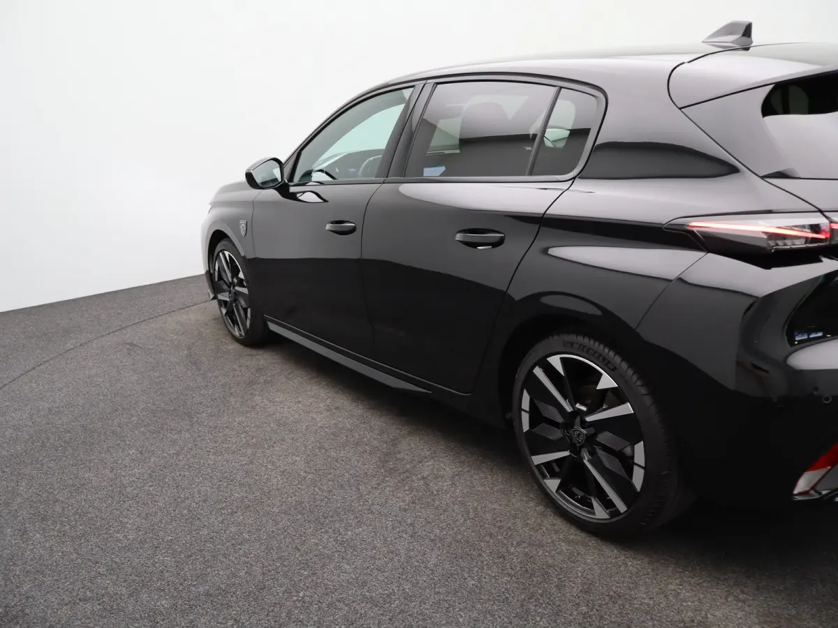 GT Hybrid 145 Apple Carplay | 8 Jaar Garantie | 360* Camera | PDC V+A | Dodehoekbewaking | 18" Lichtmetalen Velgen