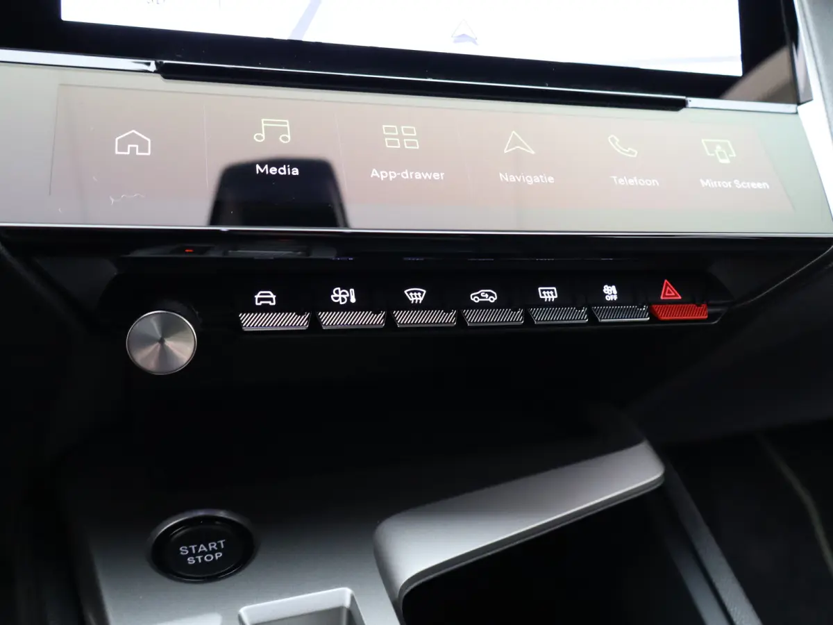 GT Hybrid 145 Apple Carplay | 8 Jaar Garantie | 360* Camera | PDC V+A | Dodehoekbewaking | 18" Lichtmetalen Velgen
