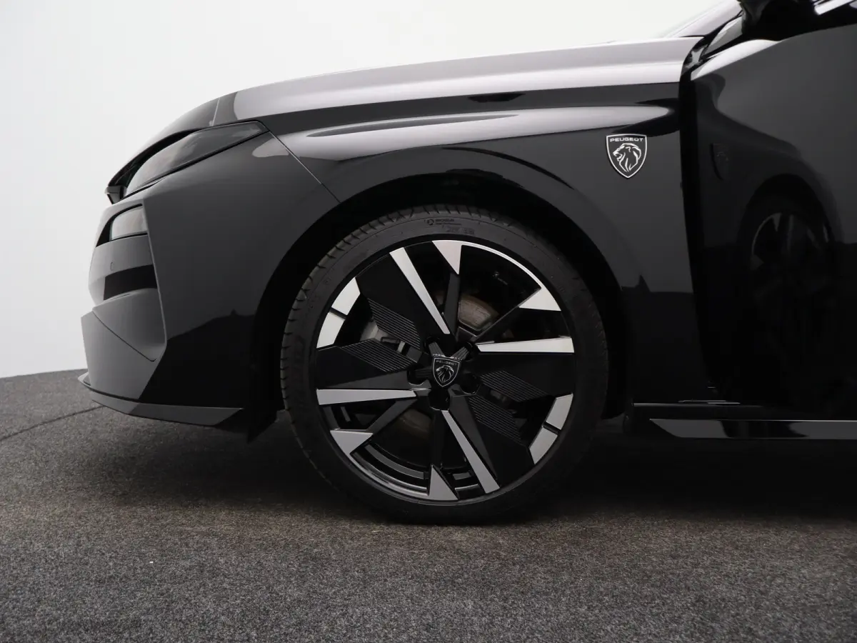 GT Hybrid 145 Apple Carplay | 8 Jaar Garantie | 360* Camera | PDC V+A | Dodehoekbewaking | 18" Lichtmetalen Velgen