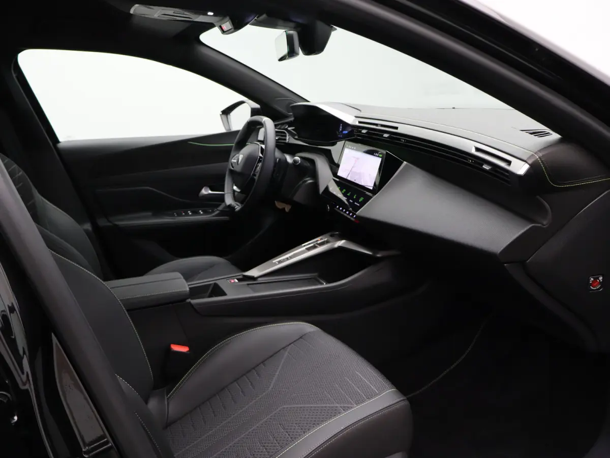 GT Hybrid 145 Apple Carplay | 8 Jaar Garantie | 360* Camera | PDC V+A | Dodehoekbewaking | 18" Lichtmetalen Velgen