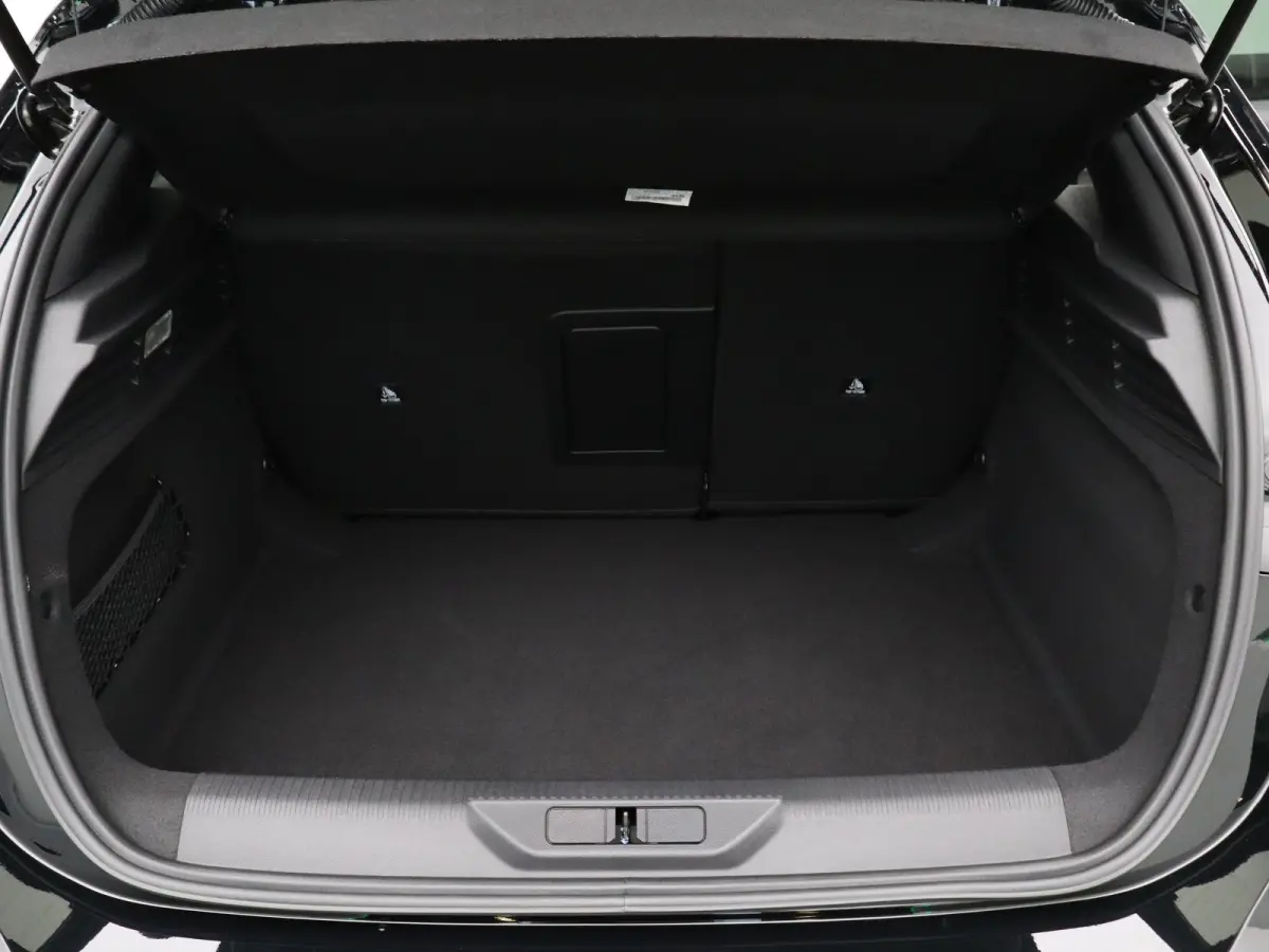 GT Hybrid 145 Apple Carplay | 8 Jaar Garantie | 360* Camera | PDC V+A | Dodehoekbewaking | 18" Lichtmetalen Velgen