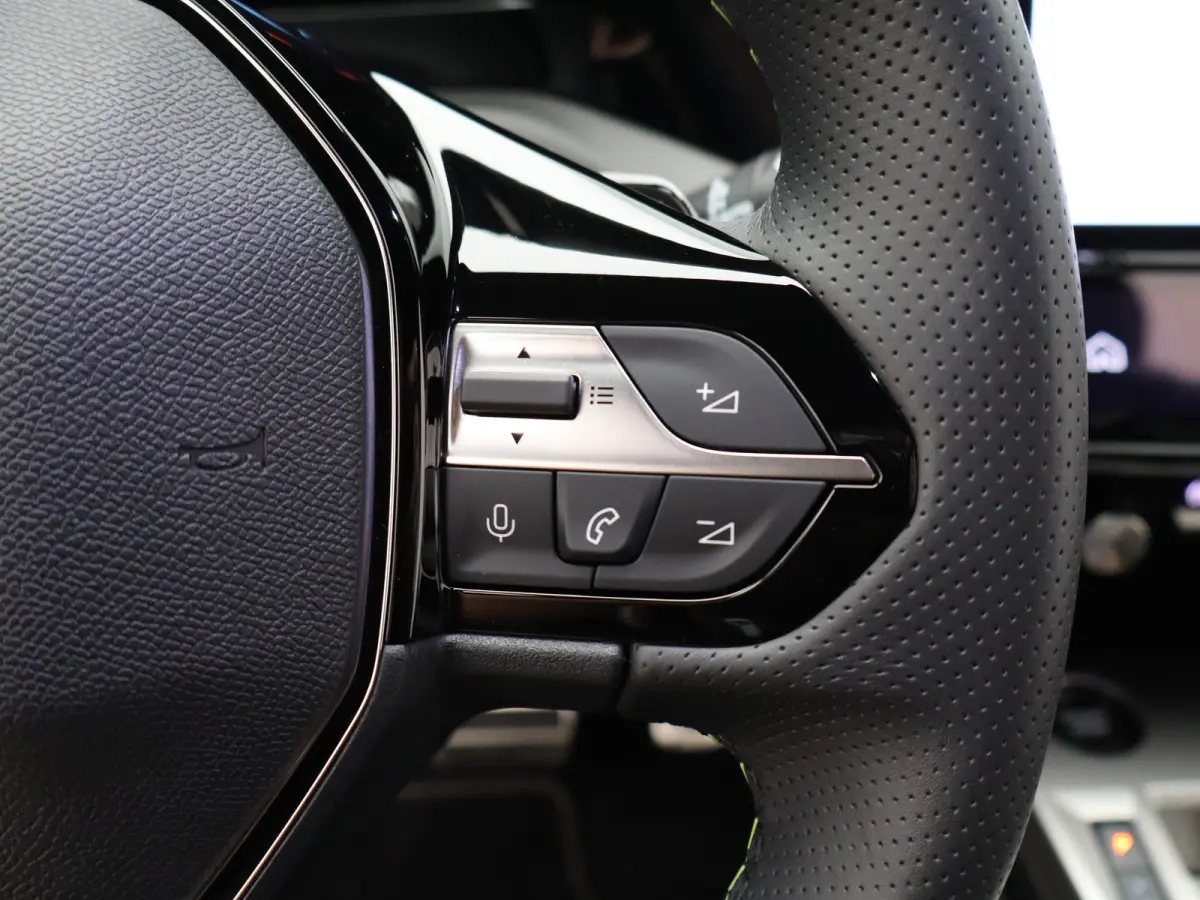 GT Hybrid 145 Apple Carplay | 8 Jaar Garantie | 360* Camera | PDC V+A | Dodehoekbewaking | 18" Lichtmetalen Velgen
